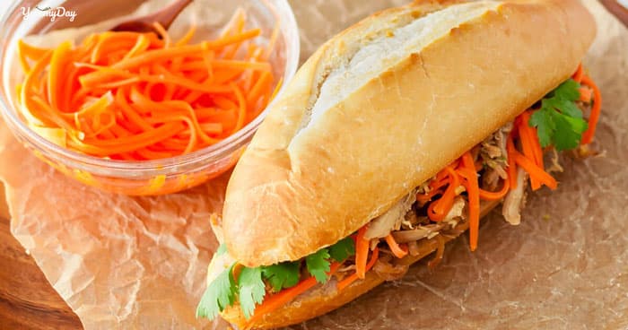 Hướng dẫn tự làm bánh mì gà xé đầy dinh dưỡng cho bữa sáng