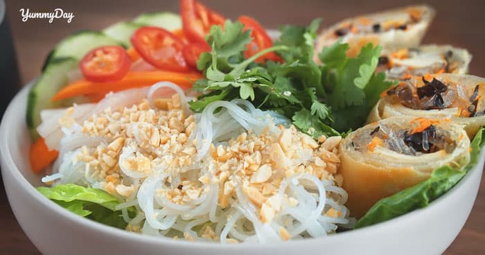 Bún chả giò vừa ra lò chất lượng xịn sò khó lòng từ chối