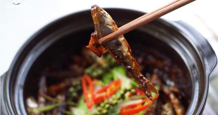 Đắm đuối với món cá linh kho me cá ngon chắc thịt đậm đà, màu đẹp