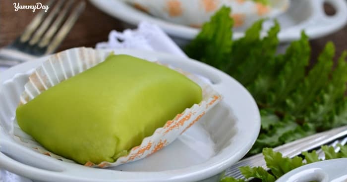 Cách làm bánh crepe lá dứa siêu đơn giản mà cực thơm ngon