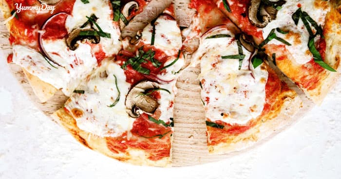 Cách làm pizza bằng chảo đơn giản hơn bao giờ hết