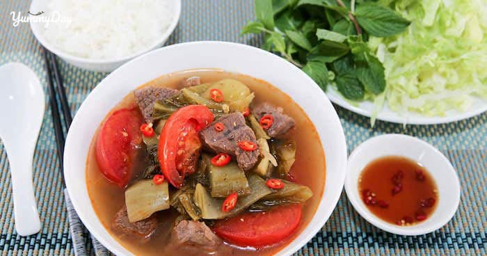 Cách nấu canh dưa chua thịt bò thơm ngon đậm vị cho cả nhà
