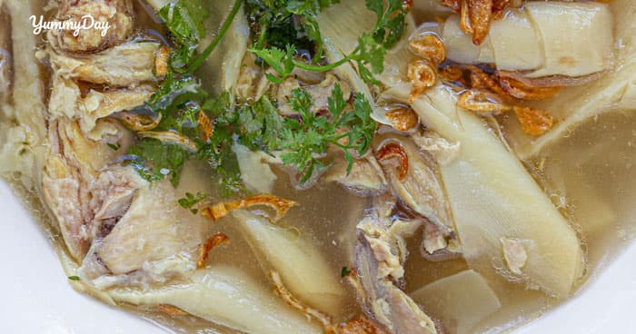 Cách làm canh gà nấu măng tươi thơm ngon mà còn bổ dưỡng