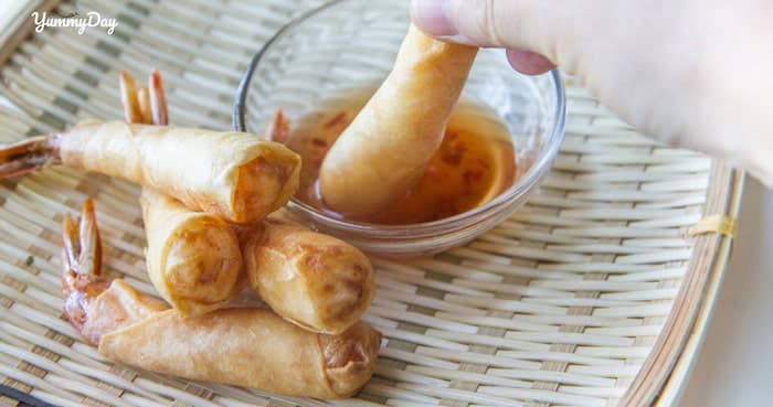 Hướng dẫn làm chả giò tôm mới lạ, siêu nhanh tại nhà
