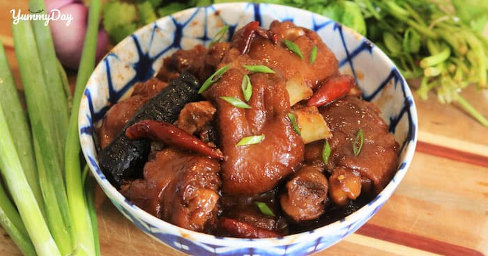 Giò heo kho sả ớt thơm ngon cho bữa ăn thêm trọn vị