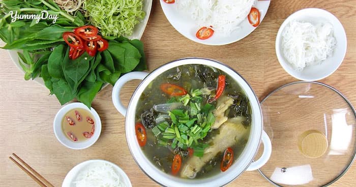 Cách nấu lẩu gà lá giang chuẩn vị đơn giản tại nhà