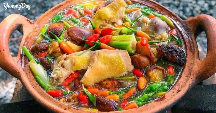 Lẩu gà ớt hiểm cay cay nóng hổi cho những ngày cận giáng sinh