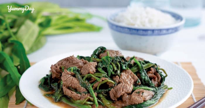 Cách làm rau muống xào thịt bò thơm ngon đúng chuẩn mẹ nấu