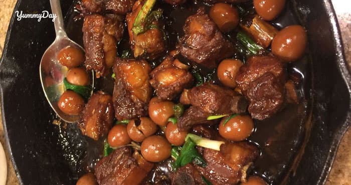 Sườn non kho trứng cút thơm ngon đậm vị lại cực kỳ đưa cơm