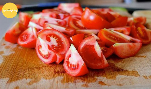 Cắt cà chua