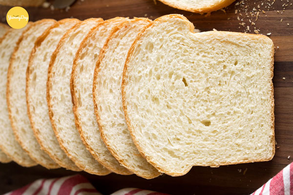 Lượng đường trong bánh mì trắng có cao không?