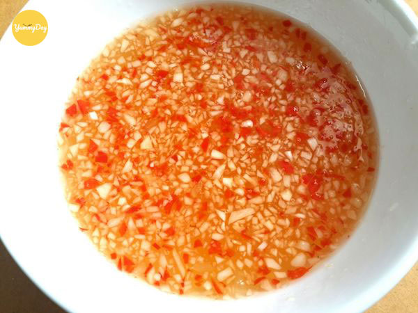 Cách làm nước mắm chua ngọt ăn cùng với món cá rô phi nướng giấy bạc