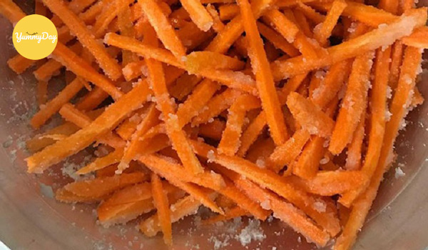 Ướp cà rốt với đường