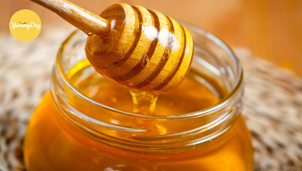 Dùng mật ong cho mứt nghệ tăng thêm hương vị