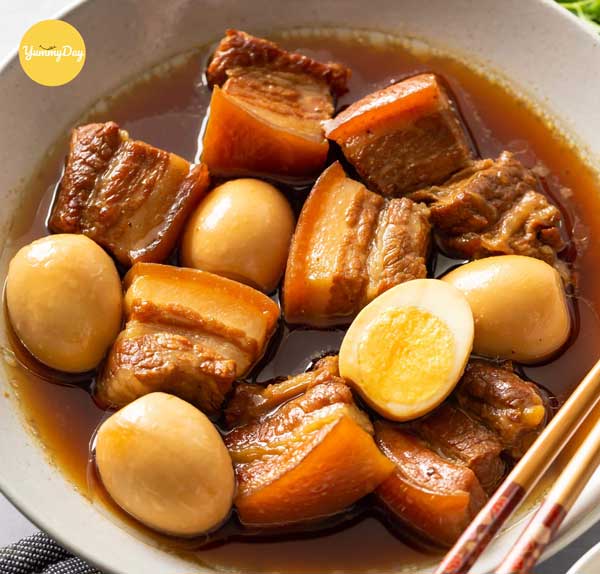 Cách làm thịt kho tàu ngon đậm đà hương vị Việt - YummyDay