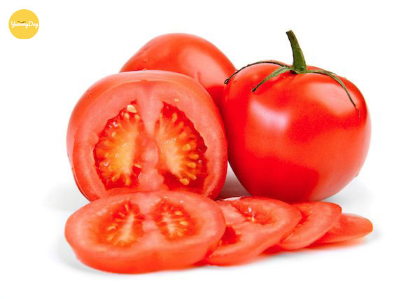 Cà chua chọn quả chín để tăng độ chua cho món canh