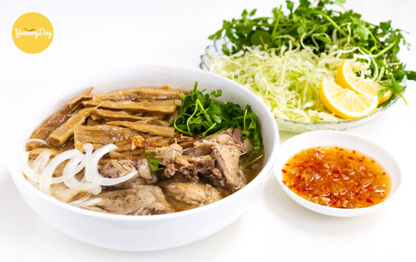 Vịt nấu măng khô đậm đà hương vị Việt