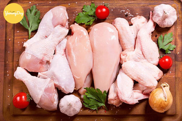 Bạn nên chọn gà ta loại từ 1,2kg đến 1,4kg