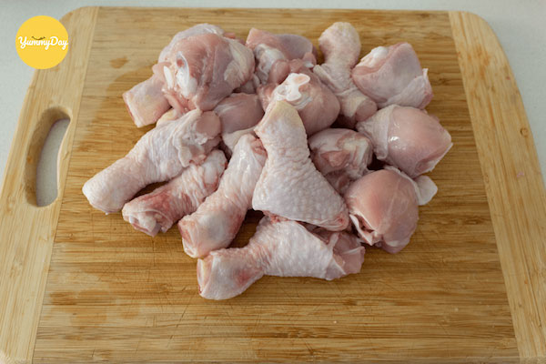 Chuẩn bị ướp gà