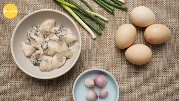 Nguyên liệu cho món hàu chiên trứng